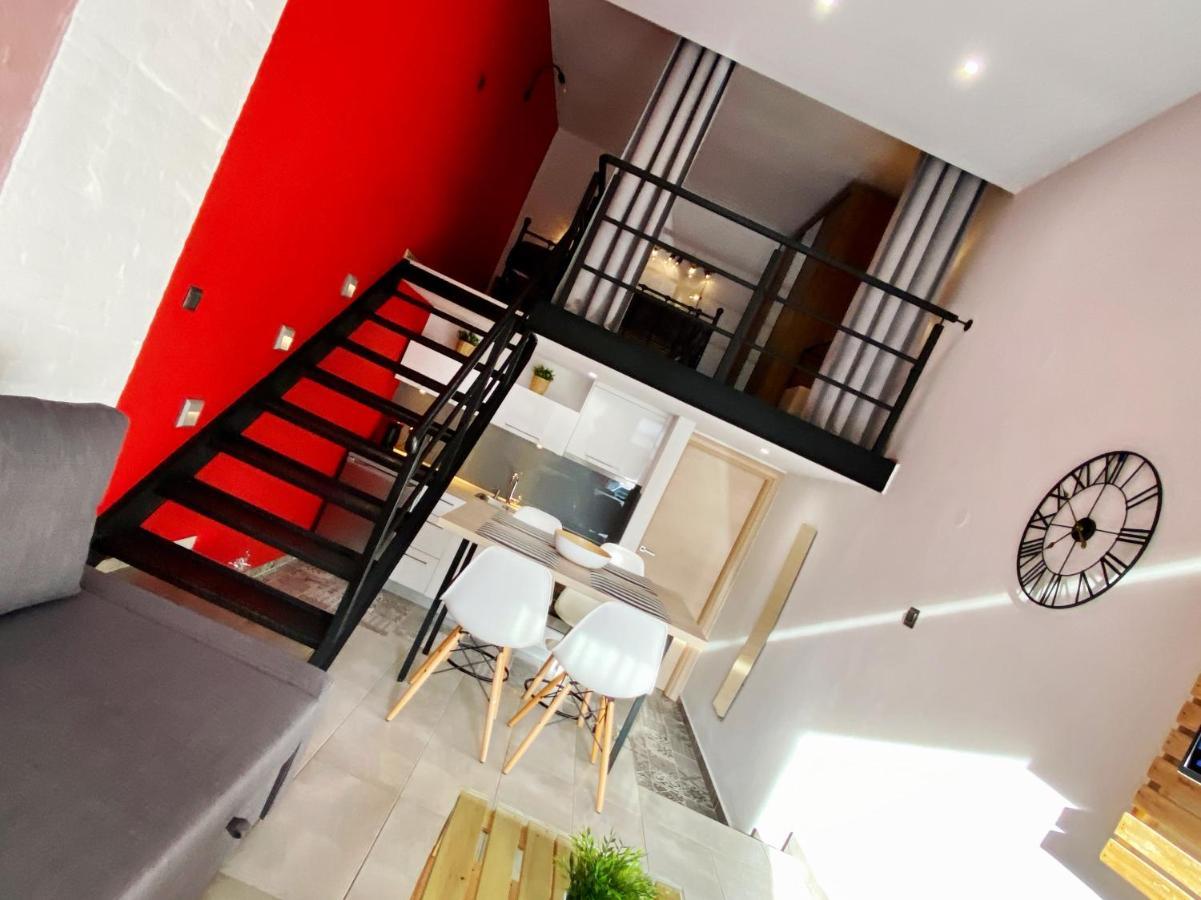 Apartamento 48 Downtown Lofts Néa Péramos Exterior foto