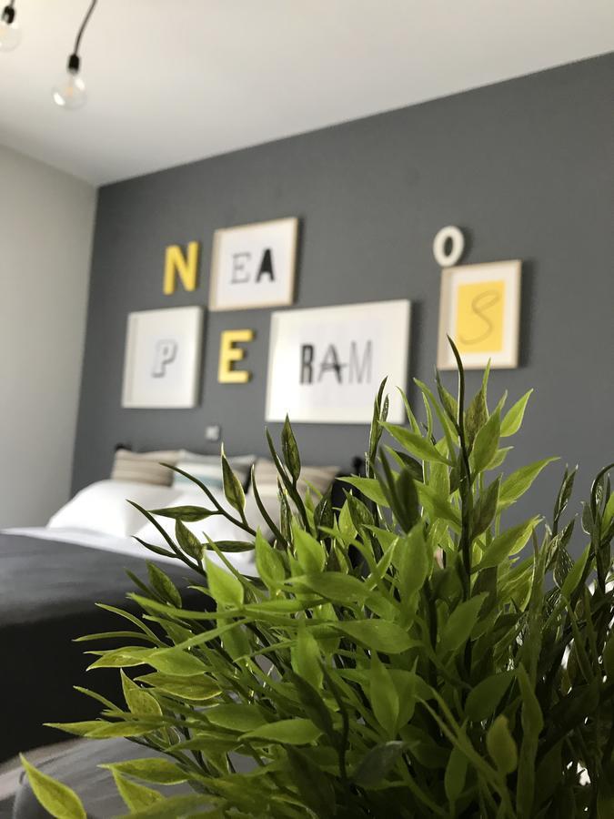 Apartamento 48 Downtown Lofts Néa Péramos Exterior foto